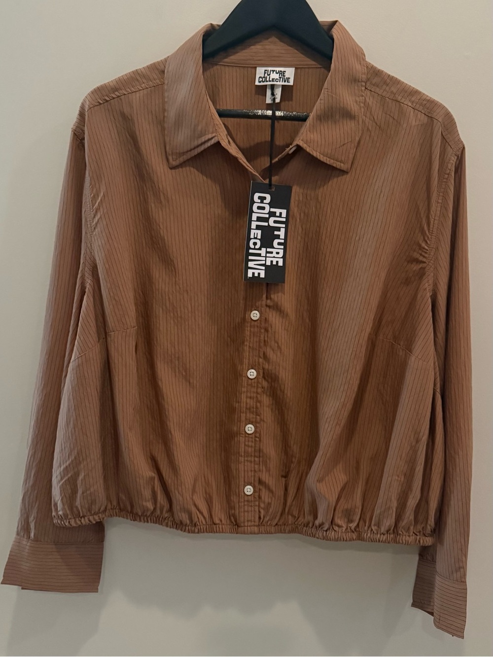 โจ Future Collective ๐ค๐ค Striped Cropped Button-Down Blouse - Picture 6 of 8